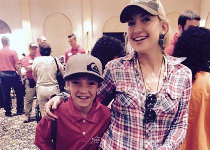 kate hudson in mexico with son ryder for charity 2015