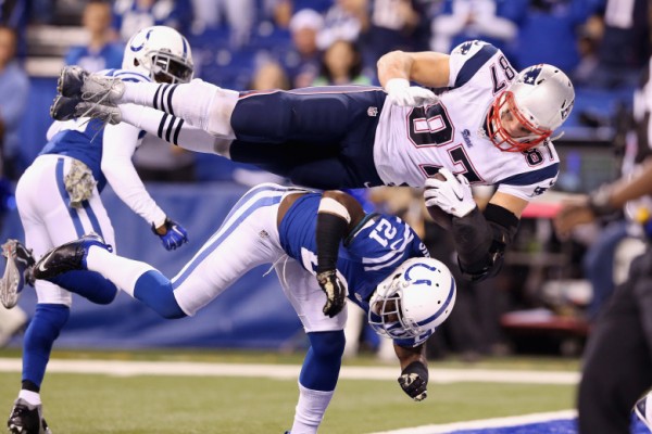 rob gronkowski flying over colts for championship nfl 2015