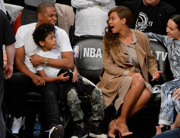 beyonce laughing at jay z father son 2015