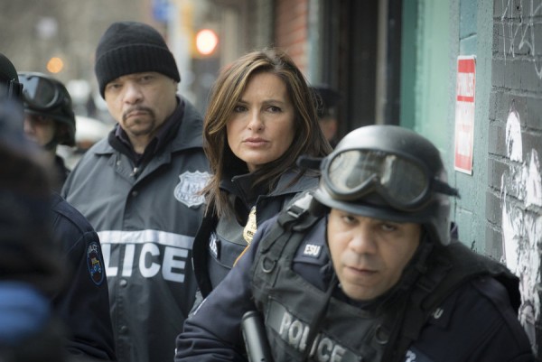 olivia suited up for law and order svu 2015 images