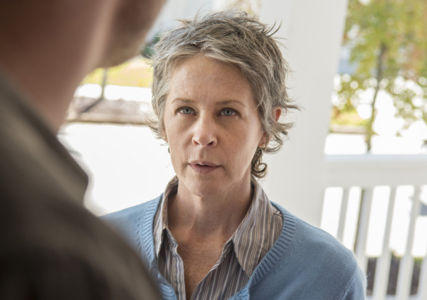 carol visiting child beating pete on walking dead spend 2015 images