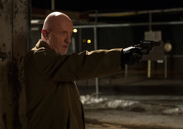 mike shooting bad cops on better call saul 2015