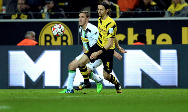 Borussia Dortmund loses to Borussia Moenchengladbach Bundesliga week 28 images 2015
