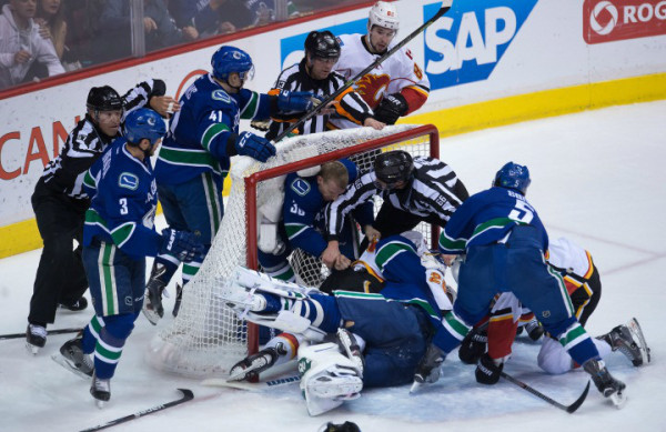 eddie lack fights off flames to win canucks 2015 nhl stanley cup playoffs