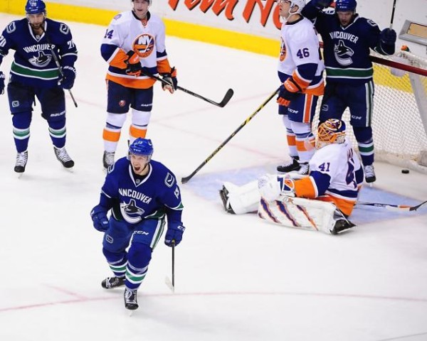 nick bonino scores for canucks win 2015 stanley cup