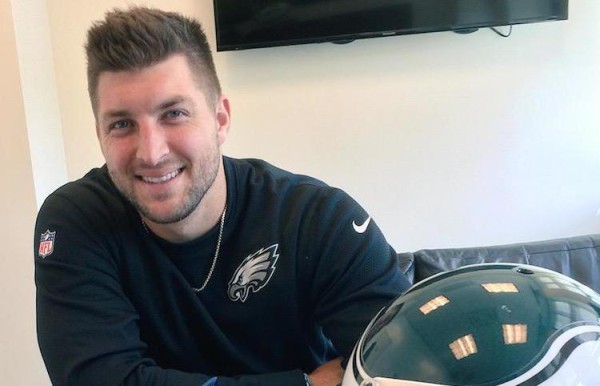 tim tebow back with nfl for eagles 2015