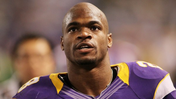 adrian peterson speaks briefly about vikings 2015