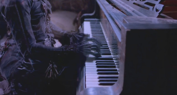 ghost playing piano in crimson peak 2015 images