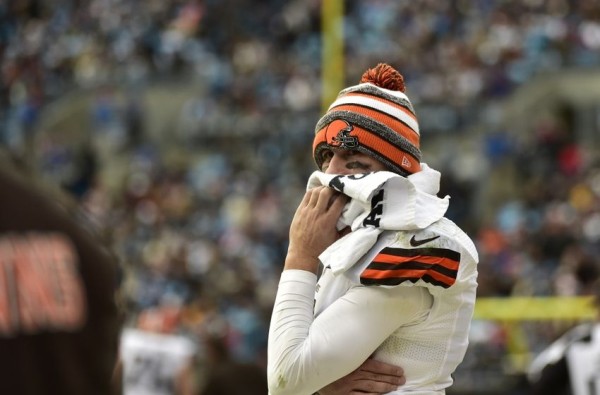 josh mccown pushing out johnny manziel for starting browns 2015
