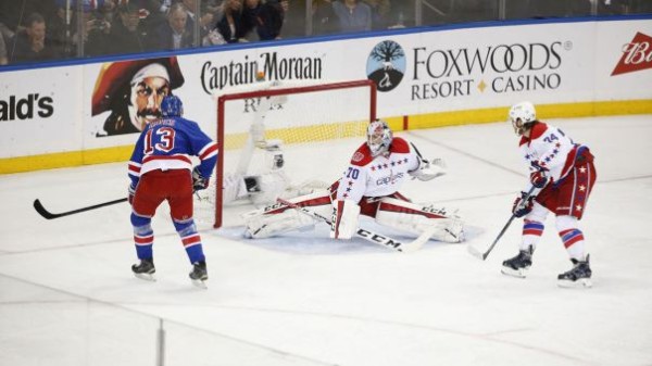 kevin hayes scores for rangers win 2015 stanley cup playoffs