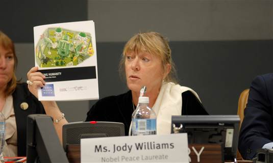 jody williams trying to stop killer robots
