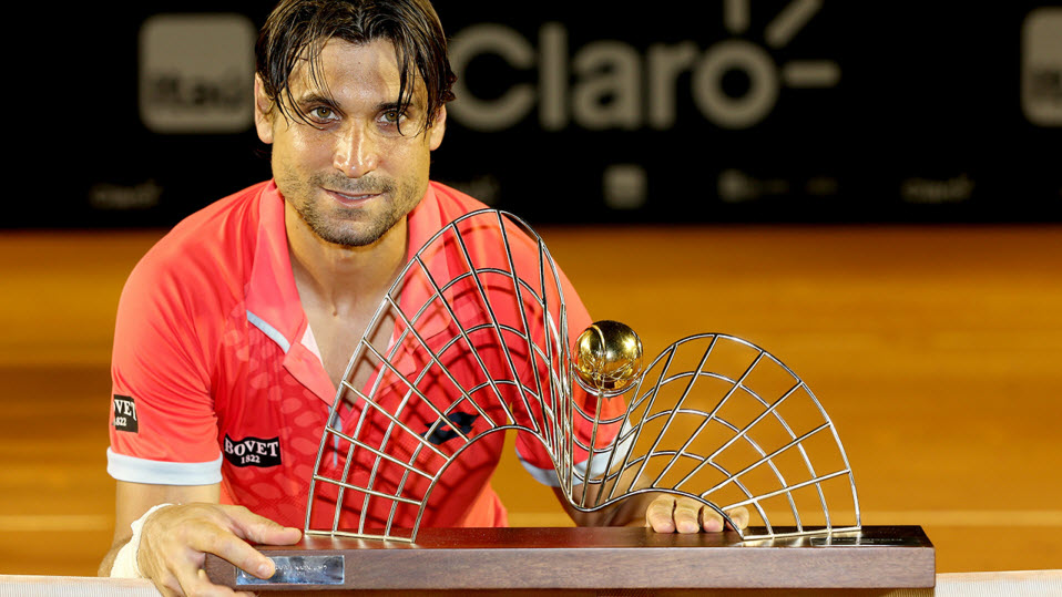 dave ferrer with rio open title trophy beats fabio fognini