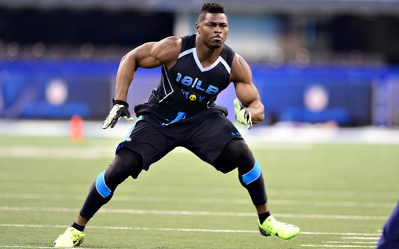 khalil mack defensive end for oakland raiders taying 2015