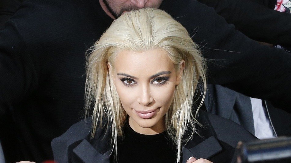 kim kardashian goes blonde for butte of jokes 2015