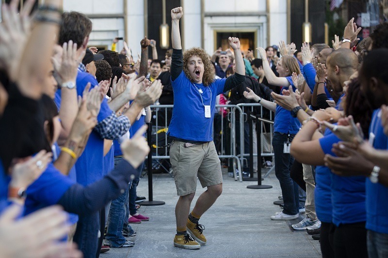 apple launch days draw huge crowds until watch 2015