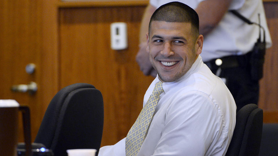 aaron hernandez using charm to fit into prison 2015