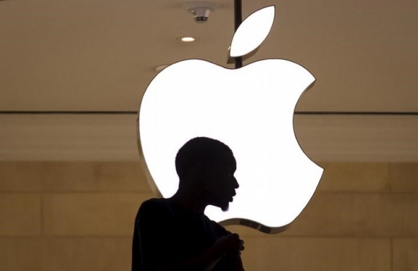 apple can't catch a break in 2016 tech