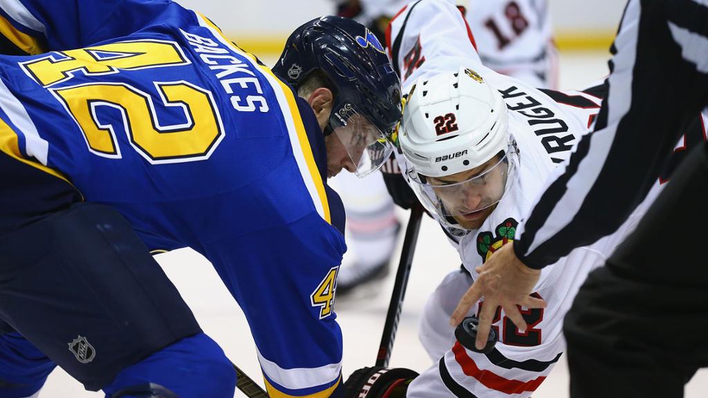 st louis blues defeat chicago blackhawks 3-2 with schwartz and berglund 2016 images