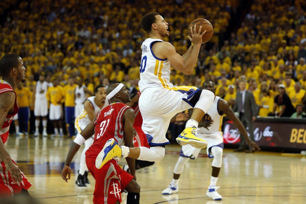 stephen curry drives golden state warriors to beat houston rockets 104-78 2016 images