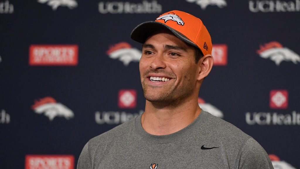 mark sanchez and trevor siemian ready to take on paxton lynch with broncos 2016 images