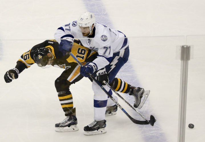 penguins push out lightning for conference lead