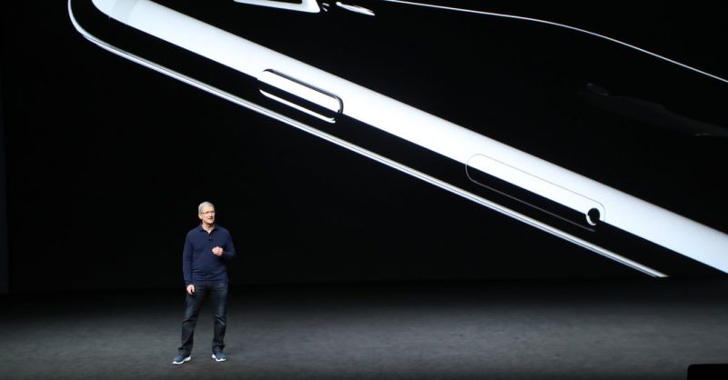 apple iphone 7 shots with tim cook