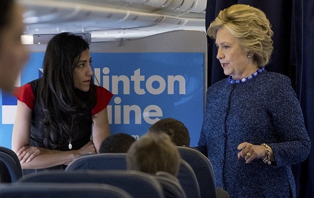 hillary clinton deal with anthony weiner again