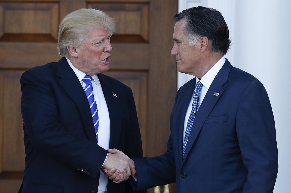 Donald Trump letting media mull on Mitt Romney 2016 images