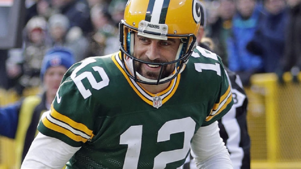 Aaron Rodgers keeps packing it for Green Bay 2017 images