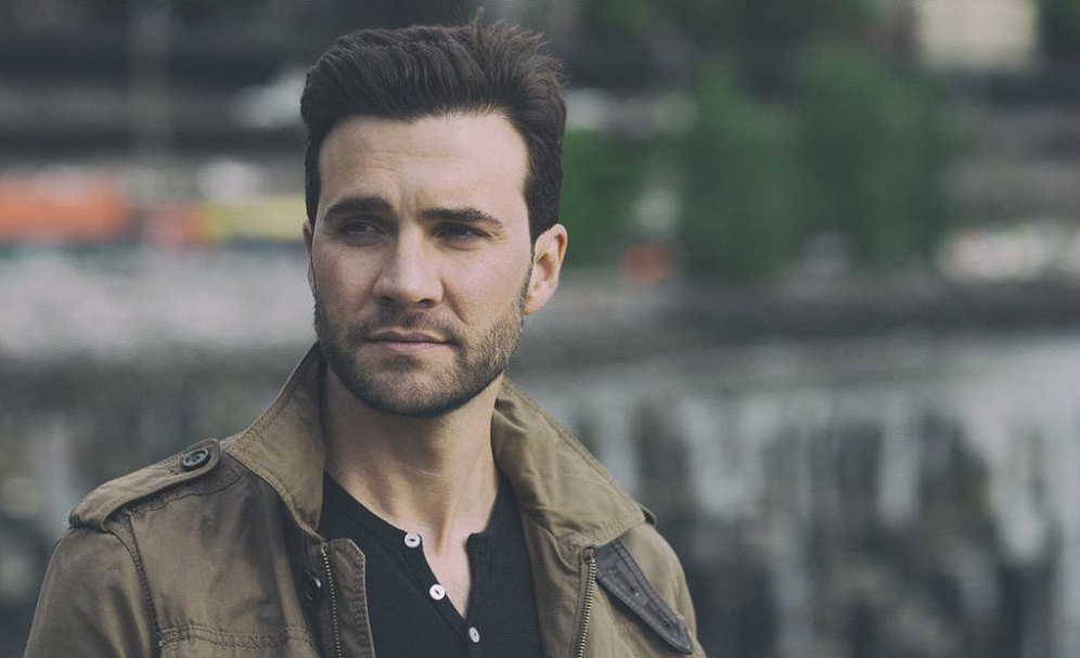 Gil McKinney talks 'Supernatural,' 'Kings of Con' and if he returned 2017 images crop