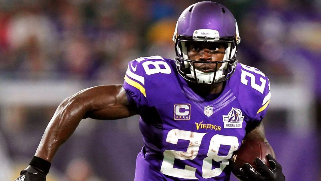 adrian peterson lining up with mark ingram for new orleans saints 2017