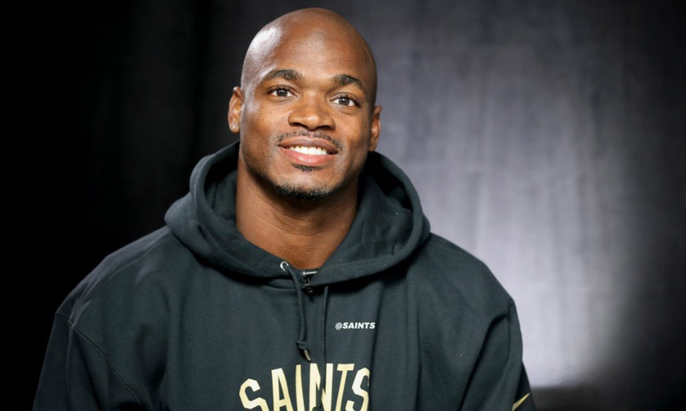 adrian peterson taking back seat with saints offense 2017
