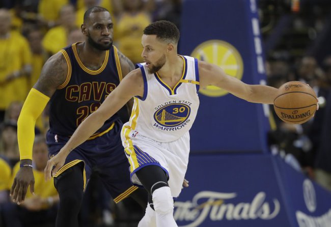 golden state warriors take game 1 vs cavs 113-91 with curry durant power 2017 images
