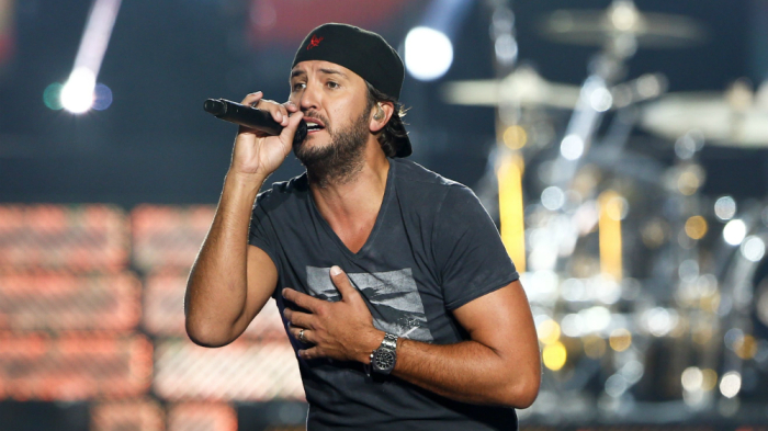 luke bryan comes out for american idole