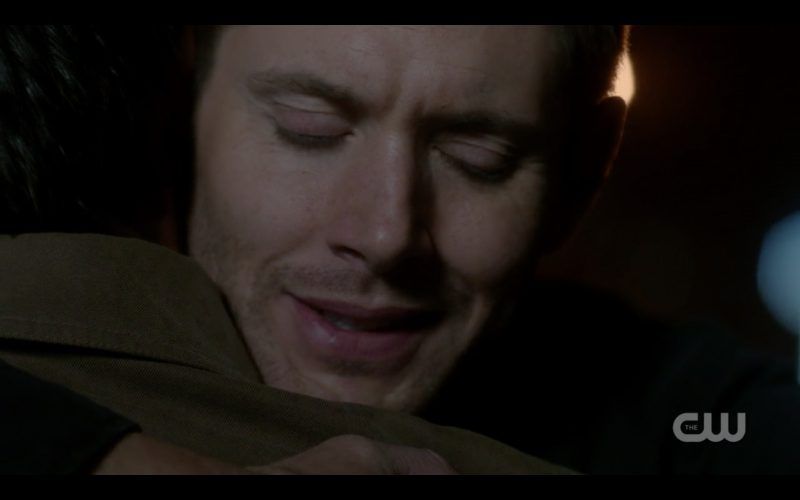 dean winchester crying over castiel back tombstone supernatural