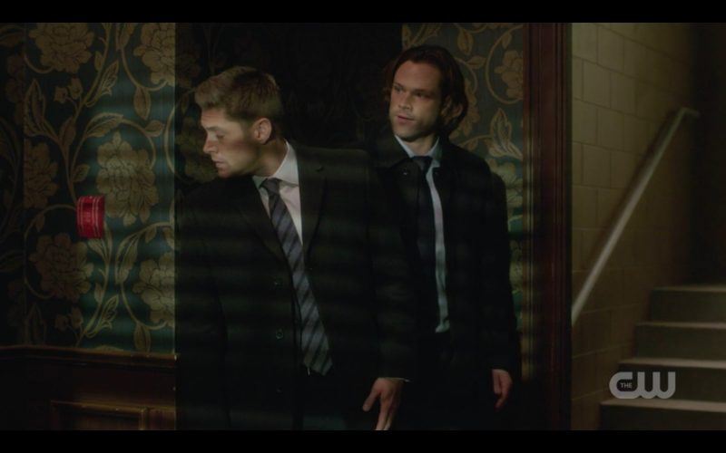 dean sam winchester searching hotel room for father lucca supernatural