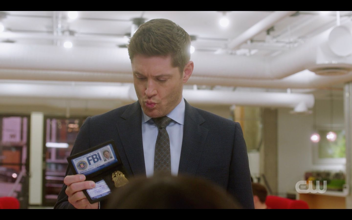 Dean Winchester FBI and this badge is fake in Mirror universe