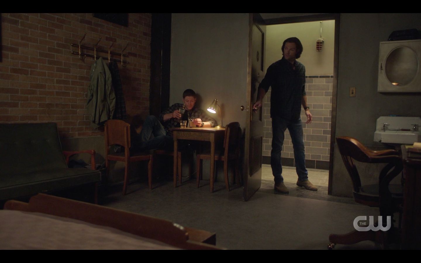 Sam goes into Dean Winchester room candlelight ready to bulge out SPN 14.20
