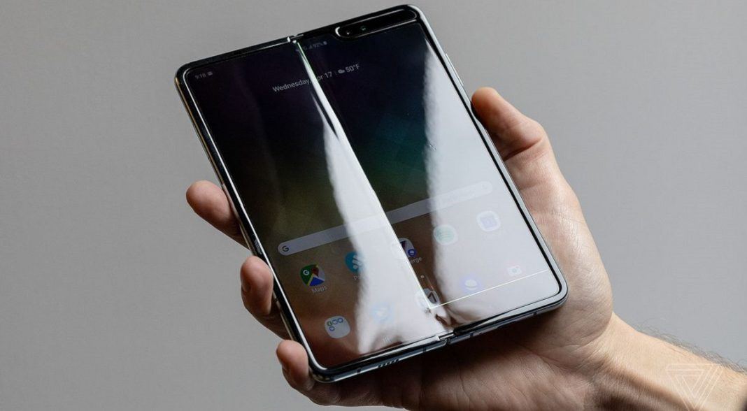 samsung delays galaxy fold while cyber expert guilty of malware 2019 images