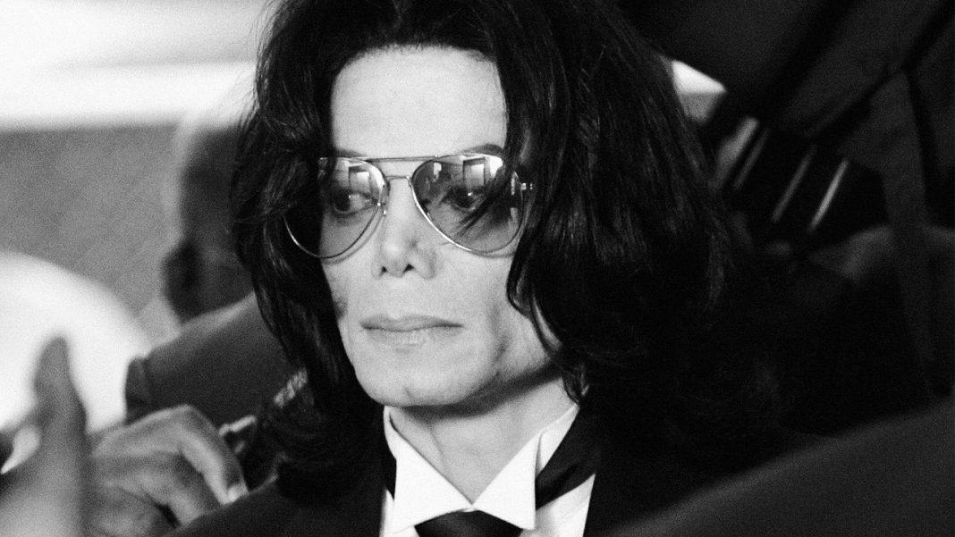 ten years later michael jackson still popular but controversial 2019 images
