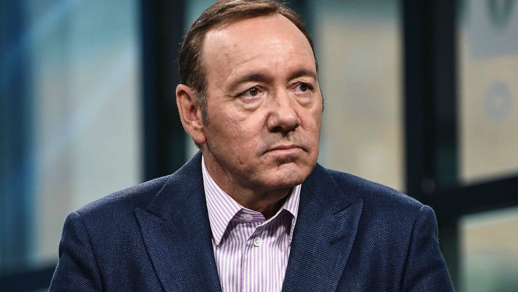 kevin spacey loses one accuser as scotland yard steps in 2019 images