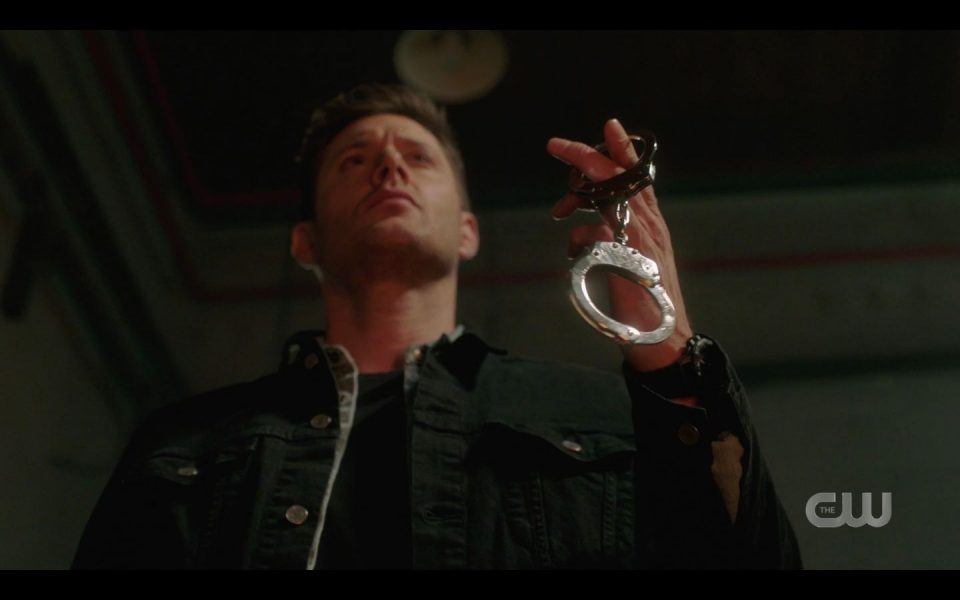 Dean Winchester with handcuffs for Sam SPN 1508