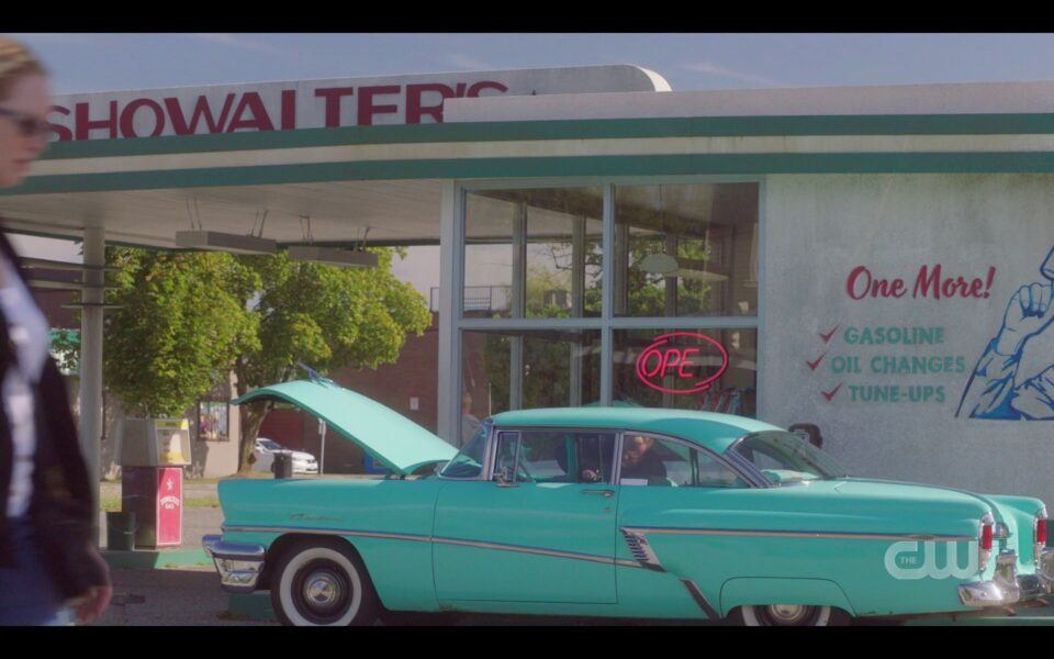 SPN Sam Dean Winchester stop at Showalters gas station with Jack 1519