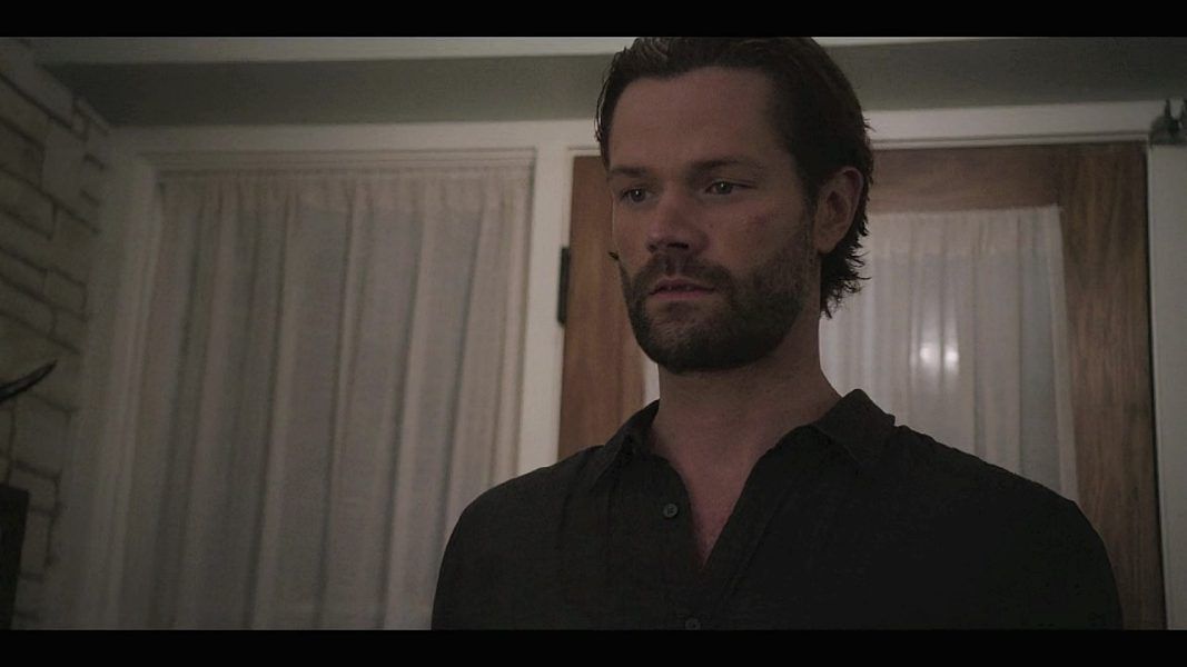 Jared Padalecki reacts to Jensen Ackles stabbing him in the back again on Winchesters show.