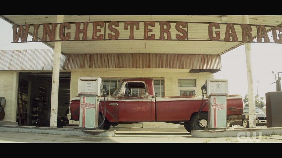 Exterior shot of Winchesters Garage 1.05.