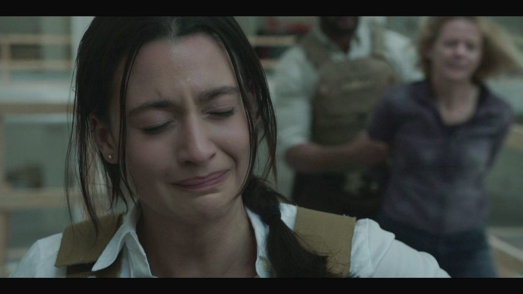 Cassie ugly crying after Lunda dies on Walker 4.12.