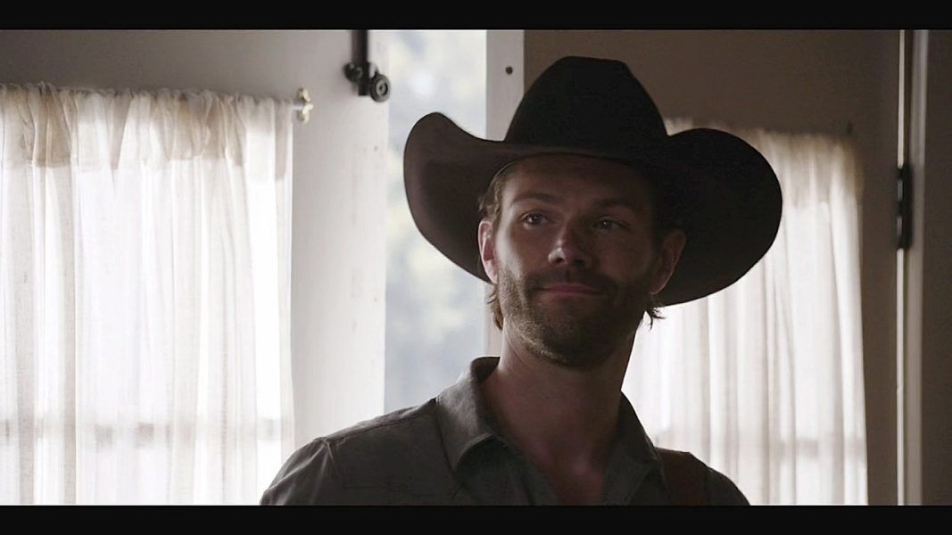 Jared Padalecki in hot black cowboy hat on Walker finale.